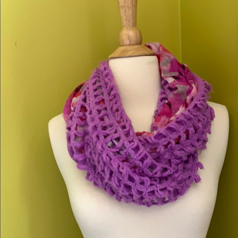 A justice infinity scarf